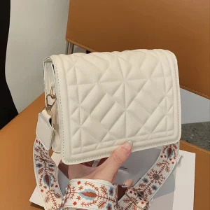 Bolso/ Cartera con diseño geometrico